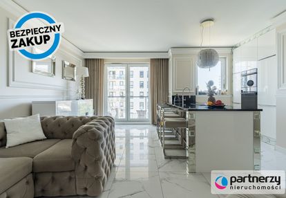 Eleganckie mieszkanie-duży balkon10 minut do morza