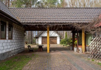 Dwa domy na dużej działce z lasem