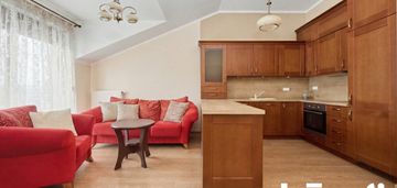 3-pok na ołtaszynie z parkingiem i komórką