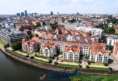 Centrum, dwa pokoje, i p., winda, z potencjałem