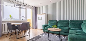 Przestronne dwupokojowe mieszkanie z balkonem