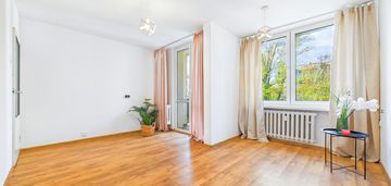 Na sprzedaż przestronne 3 pokoje !