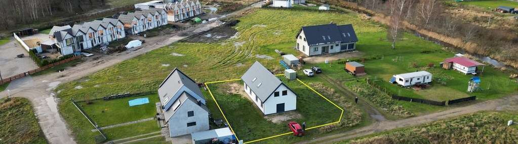 Dom jednorodzinny dwulokalowy.