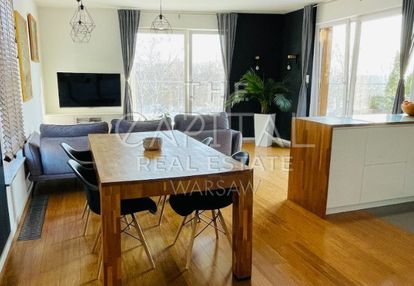 Apartament z widokiem na kanał żerański