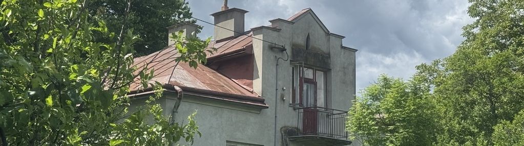 Atrakcyjna działka 60a domem do kap. remontu