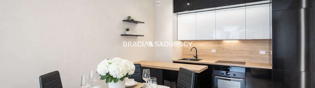 Wygodny nowoczesny apartament w centrum.