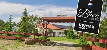 Ranczo w lesie z wyspą stawem basenem stajnią