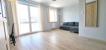 1 pok. wyposażone z miejscem parkingowym