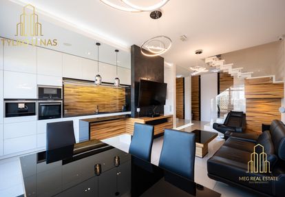 Luksusowy apartament dwupoziomowy w centrum miasta