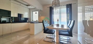 Dwa pokoje na drugim piętrze