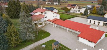 Komfortowy dom z ogrodem zimowym w zemborzycach