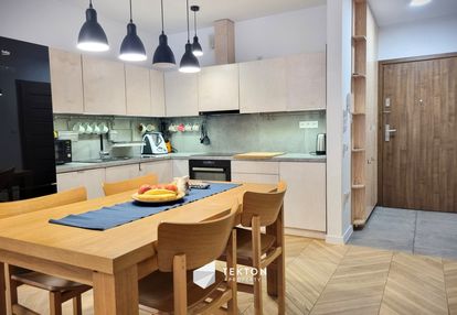 Przestronne, jasne, do wejścia + miejsce w garażu