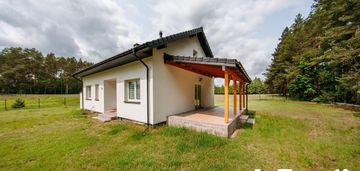 Dom wolnostojący z widokiem na las