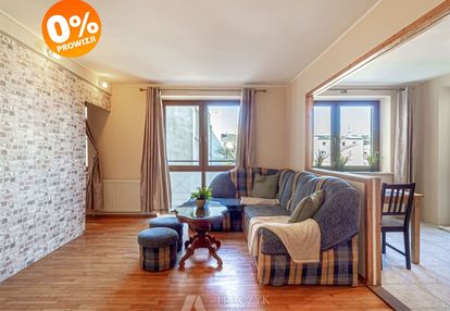 Kniaziewicza, 2 pok, balkon, mp przed budynkiem