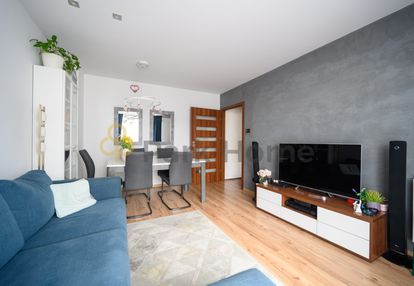 Duży balkon, 3 pok., 4 piętro, ul. obywatelska