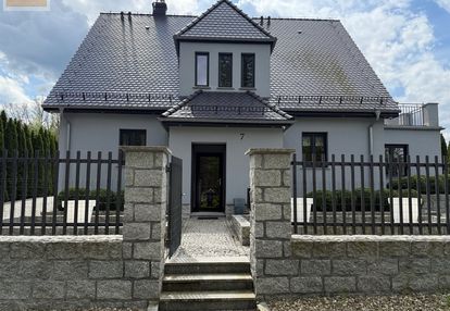 Stylowy dom z ogrodem- gotowy do zamieszkania
