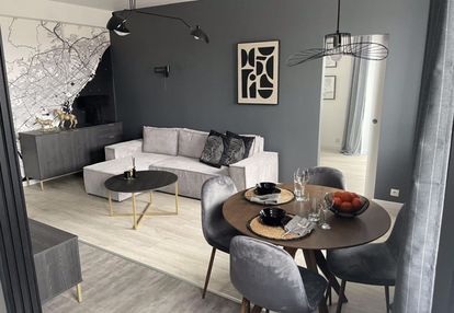 | wysoki standard | duża loggia | lokalizacja |