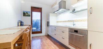 Kapelanka 6a 54,5m2, 2 osobne pokoje, garaż