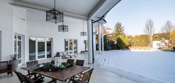 Parterowa rezydencja z basenem