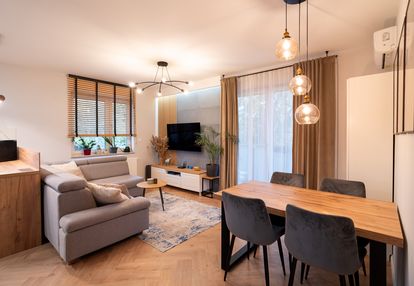 Apartament z widokiem na zieleń z dużym balkonem