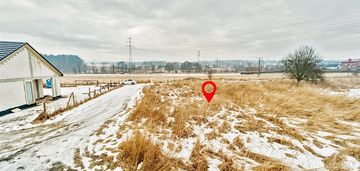 Duża działka budowlana w spokojnej okolicy