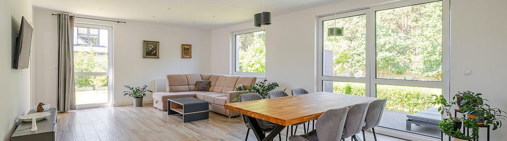 Nowoczesny dom w zieleni | komfort, przestrzeń