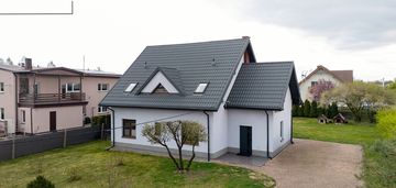 Dom w spokojnej i cichej zielonej okolicy