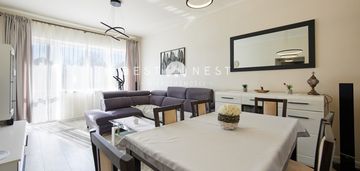 Dom z ogrodem i dwoma niezależnymi mieszkaniami