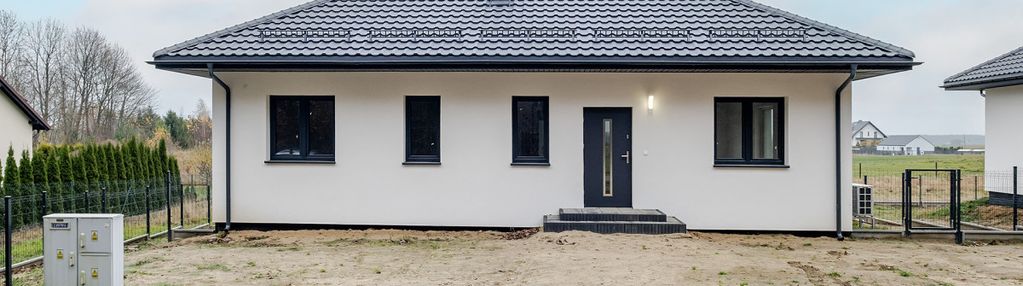 Parterowy dom wolnostojący blisko pkm