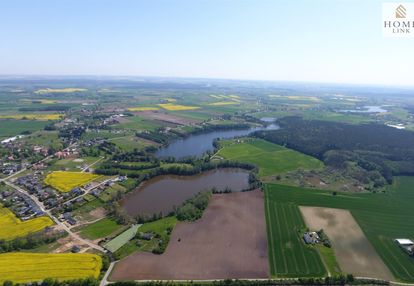 Działki nad jeziorem.