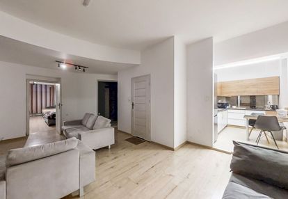 Mieszkanie w sercu łodzi z 2 łazienkami!