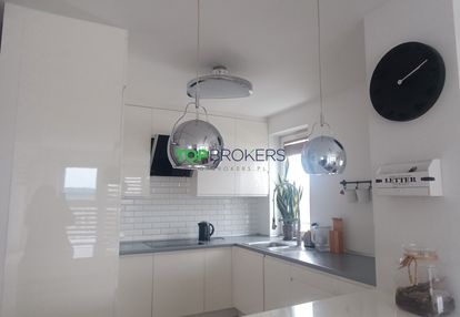 Dwa słoneczne pokoje, duży taras, garaż