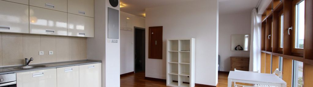 Przestronna kawalerka, metro dworzec gdański