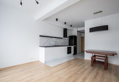 Mieszkanie 2 pokoje, centrum. od 15 września.