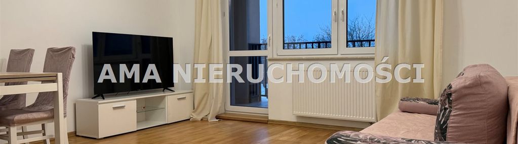 Trzypokojowe mieszkanie w balkonem w centrum