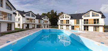 Nowowybudowany dwupoziomowy apartament z basenem!