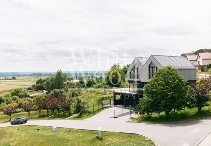 Bliżniak w osłoninie z widokiem na zatokę