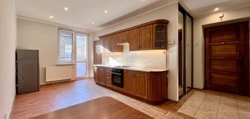 Okazja! 3 pokoje w centrum - 1 piętro | 2 balkony