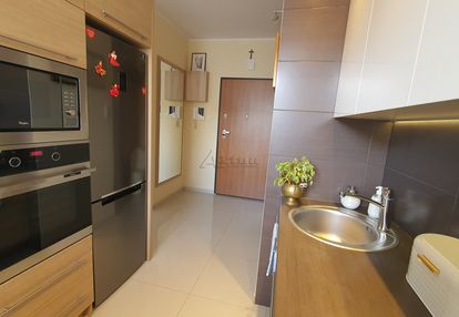 Stan idealny, garaż podziemny