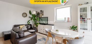 Wygodne mieszkanie 3 pokojowe z balkonem.