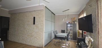 Przestronne klimatyzowane, dwupokojowe, mieszkanie