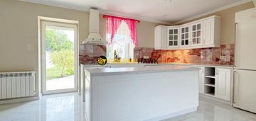 Wyjątkowa posiadłość – dwa domy, garaż, ogród | po generalnym remoncie