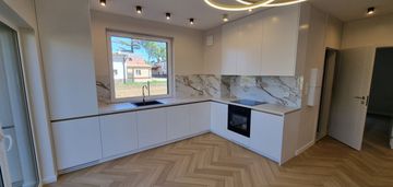 Kompaktowe,  z balkonem od zachodu-  cichy zakątek