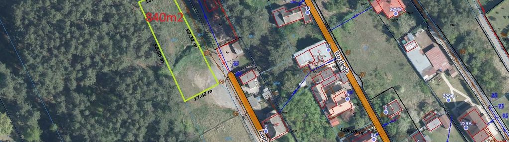 Przy bocznej od ul. bałtowskiej przy ul. zapłocie