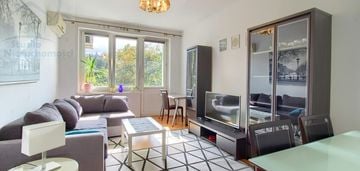 2 przestronne pokoje, balkon, i piętro