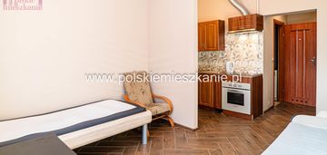 Komfortowa kawalerka z parkingiem w przemyślu