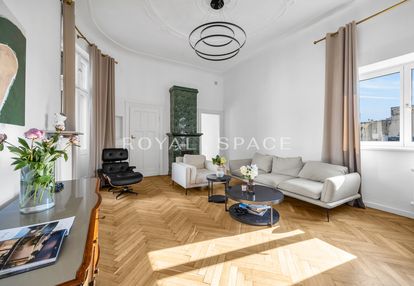 Przestronny apartament w kamienicy w śródmieściu!