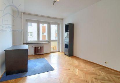 2 pkoje, 1 piętro, balkon, blisko starówki