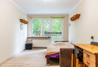 Kawalerka z oddzielną kuchnią - niskie piętro