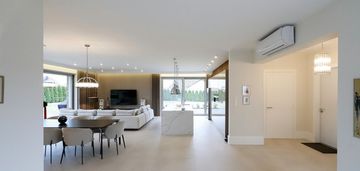 Lusówko- dom- czysta forma- światło